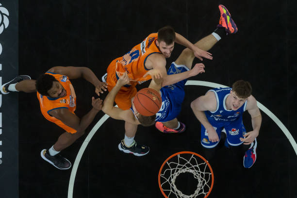 并在季后赛 并在季后赛